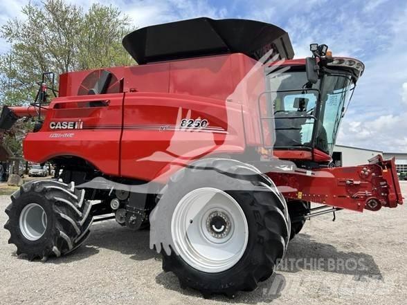Case IH 8250 Kombinované zberacie stroje