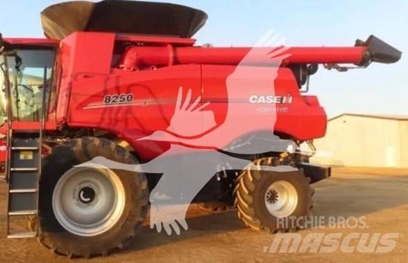 Case IH 8250 Kombinované zberacie stroje