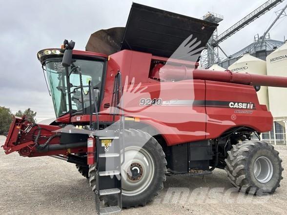 Case IH 9240 Kombinované zberacie stroje