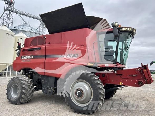 Case IH 9240 Kombinované zberacie stroje