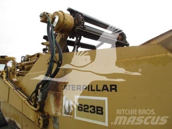 CAT 623B Skrejpre