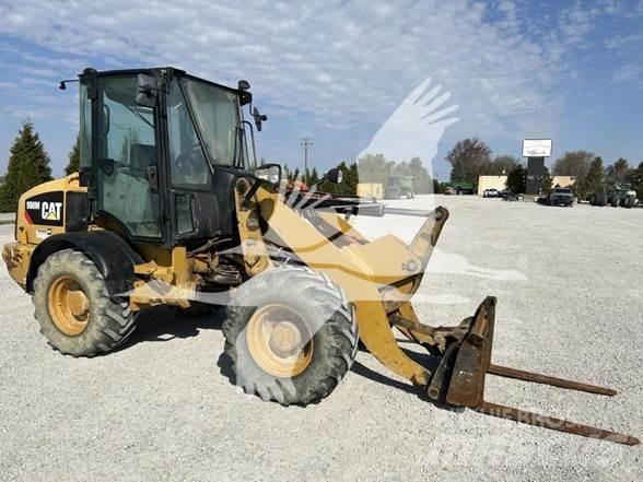 CAT 908M Kolesové nakladače