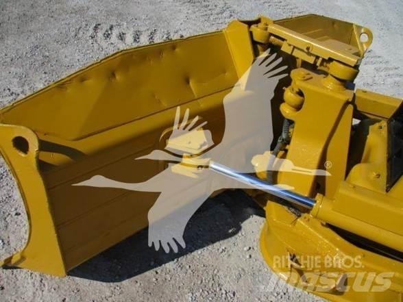 CAT D3G XL Pásové dozéry