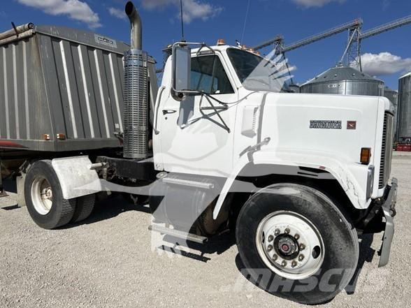 GMC BRIGADIER Ťahače