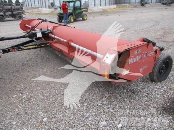 Hiniker AR2000 Žacie stroje
