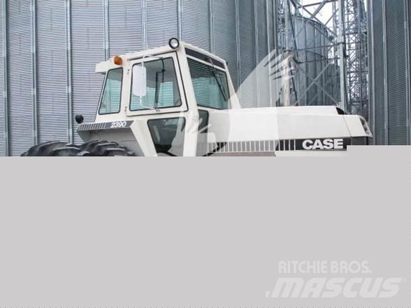 J I Case 2390 Traktory