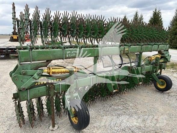 John Deere 400 Ďalšie stroje na spracovanie pôdy a príslušenstvo