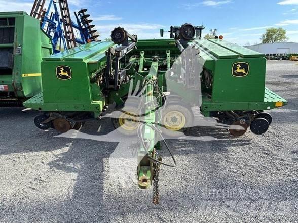 John Deere 455 Mechanické sejačky