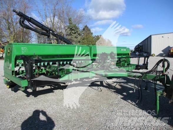 John Deere 750 Mechanické sejačky