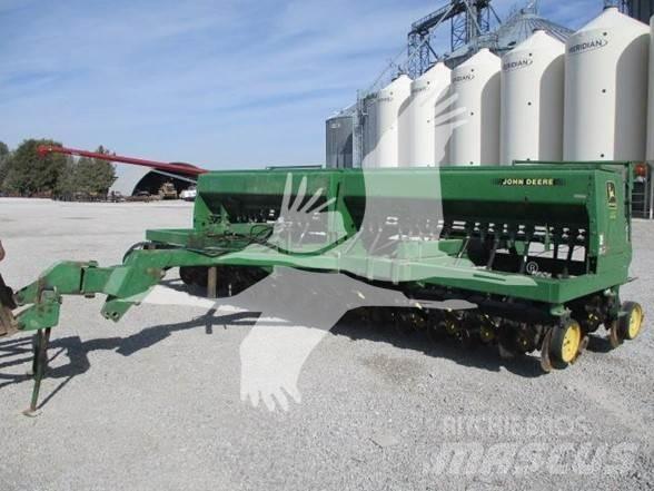 John Deere 750 Mechanické sejačky