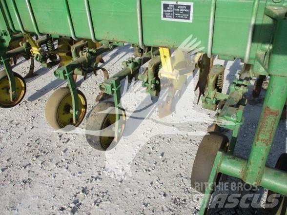 John Deere 85 Riadkové kultivátory