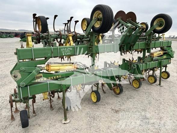 John Deere 85 Riadkové kultivátory