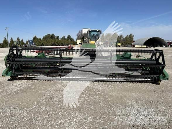 John Deere 920 Kombajnove hlavice