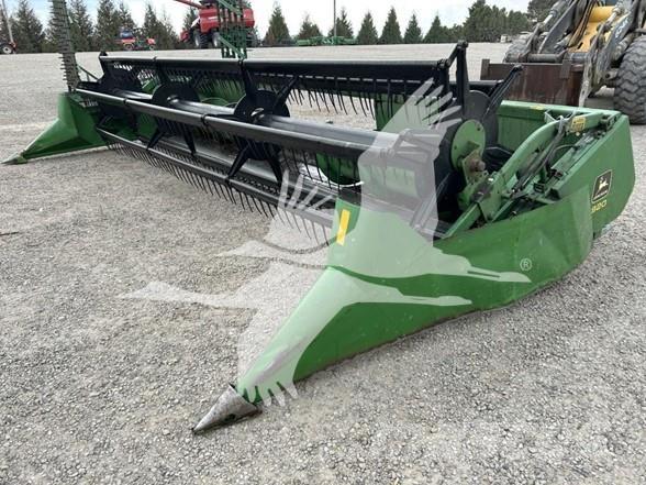 John Deere 920 Kombajnove hlavice