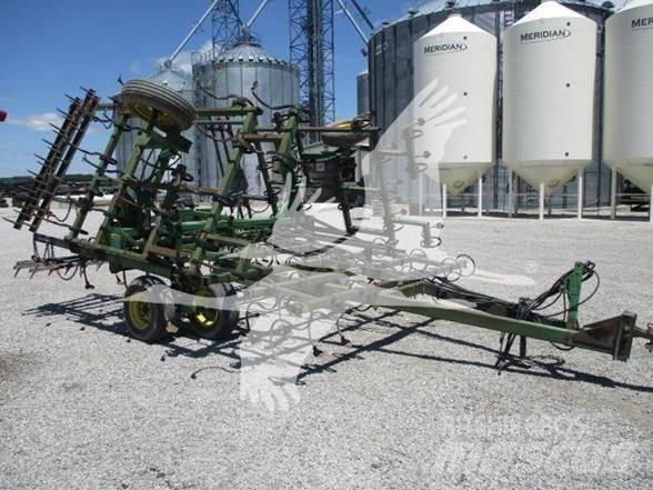 John Deere 960 Kultivátory