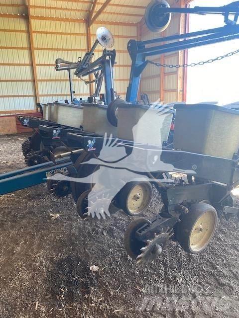 Kinze 2210 Sadiace stroje