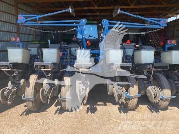 Kinze 2210 Sadiace stroje