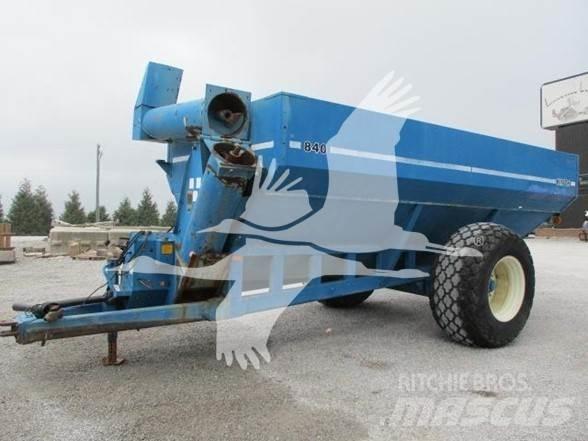 Kinze 840 Obilné návesy