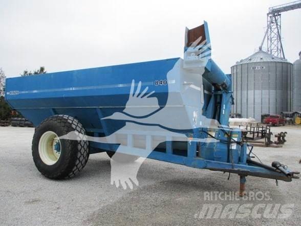 Kinze 840 Obilné návesy