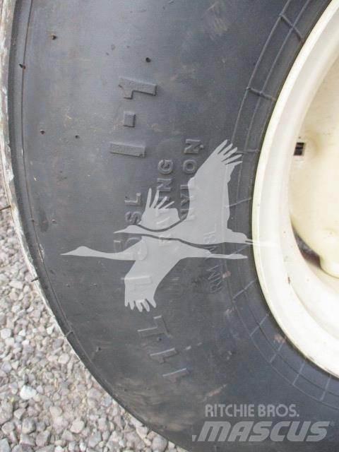 Leon A3000 Ďalšie stroje na spracovanie pôdy a príslušenstvo