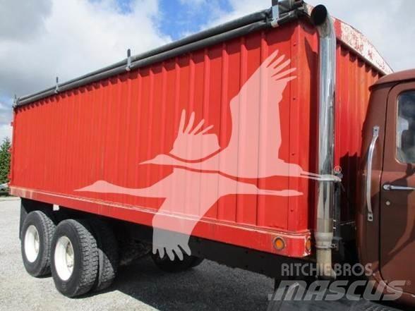 Mack R686ST Stavebníctvo - ostatné