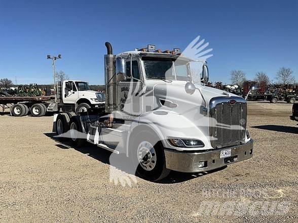 Peterbilt 384 Ťahače