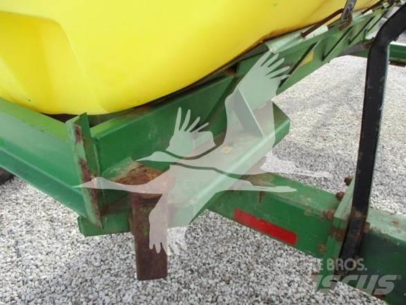 YETTER 1600 Rozmetadlá priemyselných hnojív