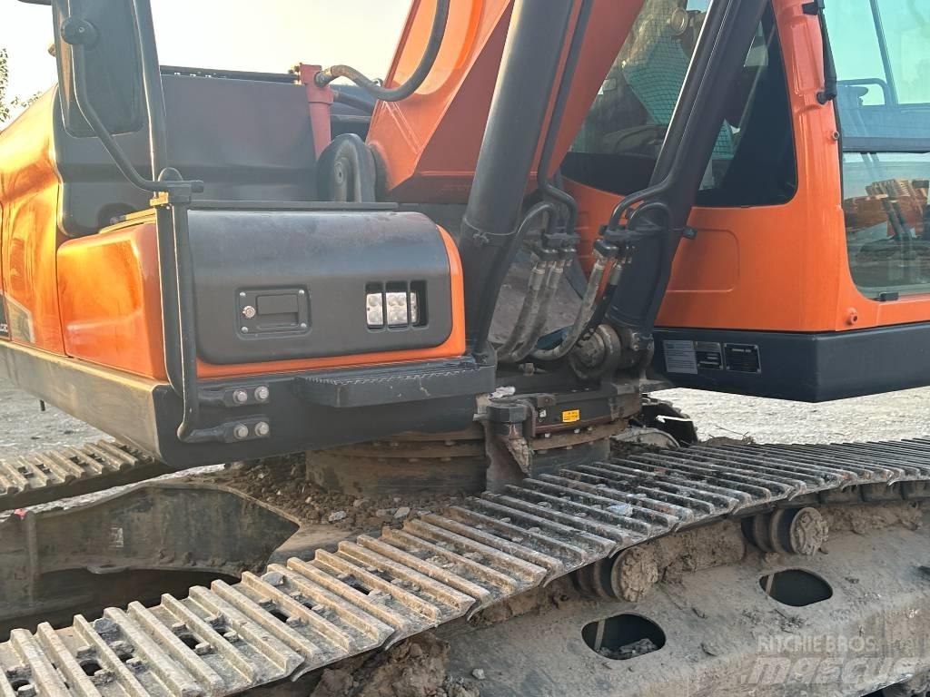 Doosan DX220LC-9 Pásové rýpadlá