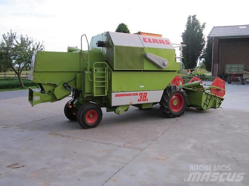 CLAAS Dominator 38 Kombinované zberacie stroje