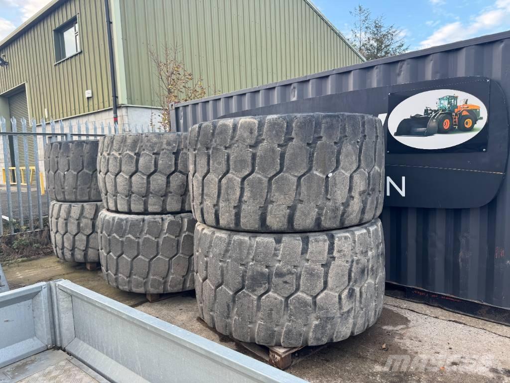 Develon DA 45 Pneumatiky, kolesá a ráfiky