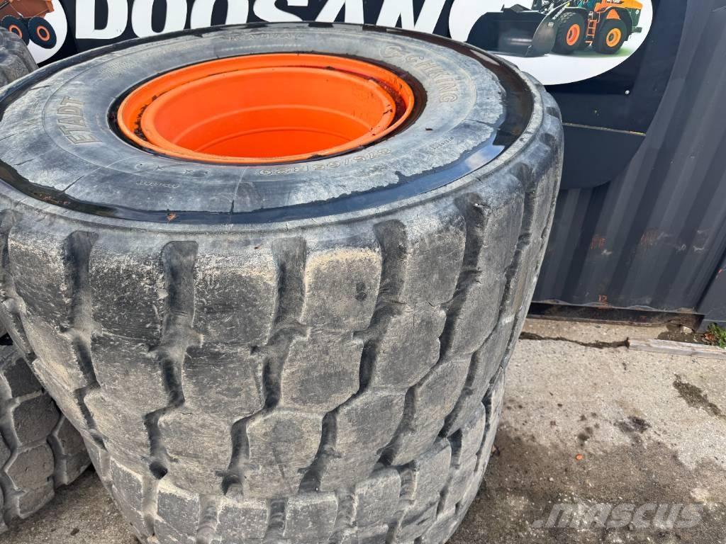 Develon DA 45 Pneumatiky, kolesá a ráfiky