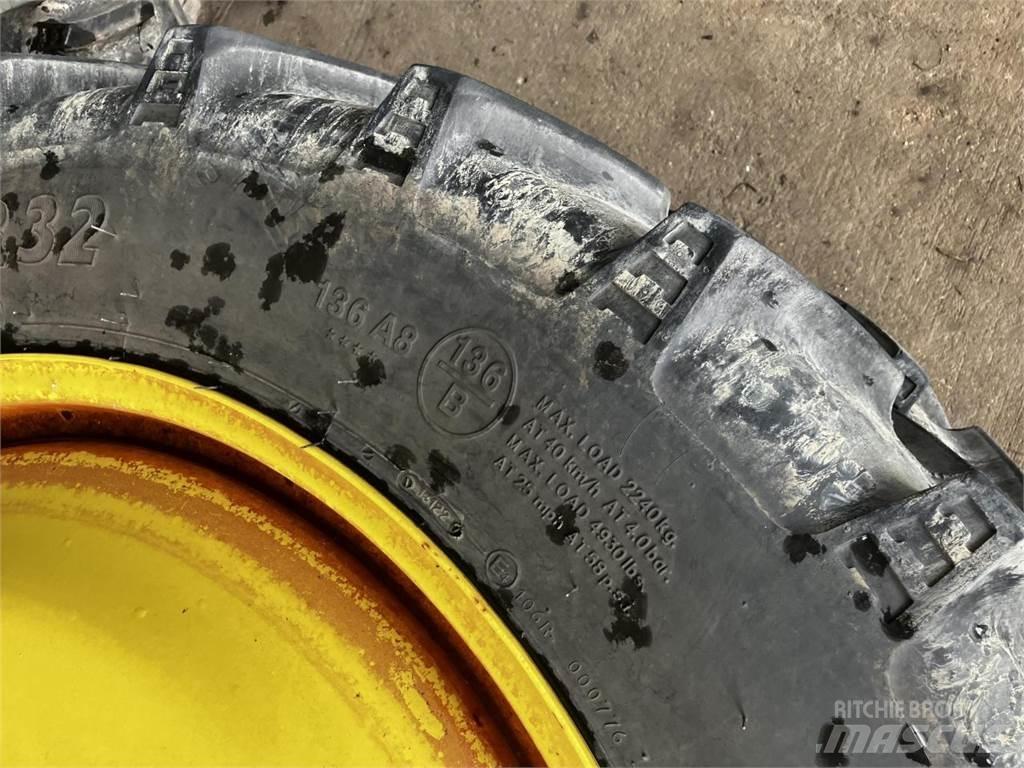BKT 270/95R32 Pneumatiky, kolesá a ráfiky