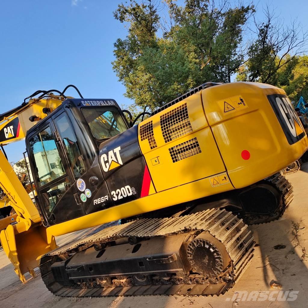 CAT 320 D2 Pásové rýpadlá