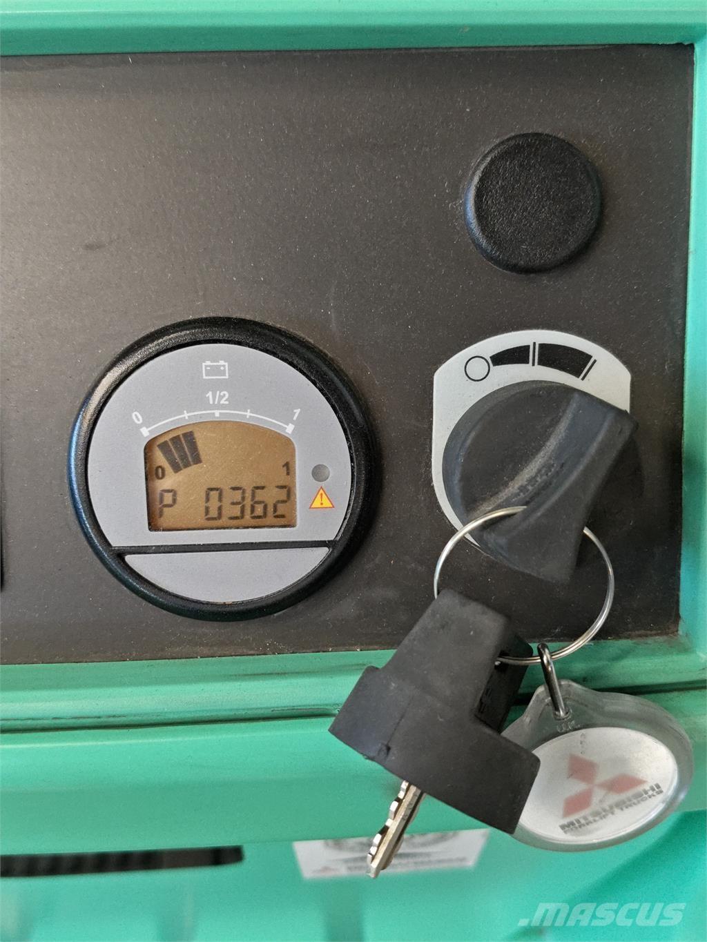 Mitsubishi PBV20N3 Vozíky s plošinou pre náklad