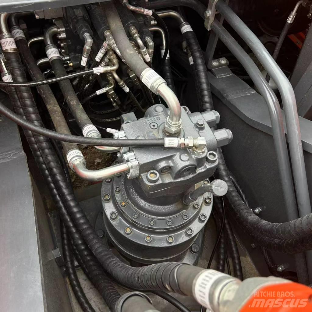 Doosan DX 300 LC-9c Pásové rýpadlá
