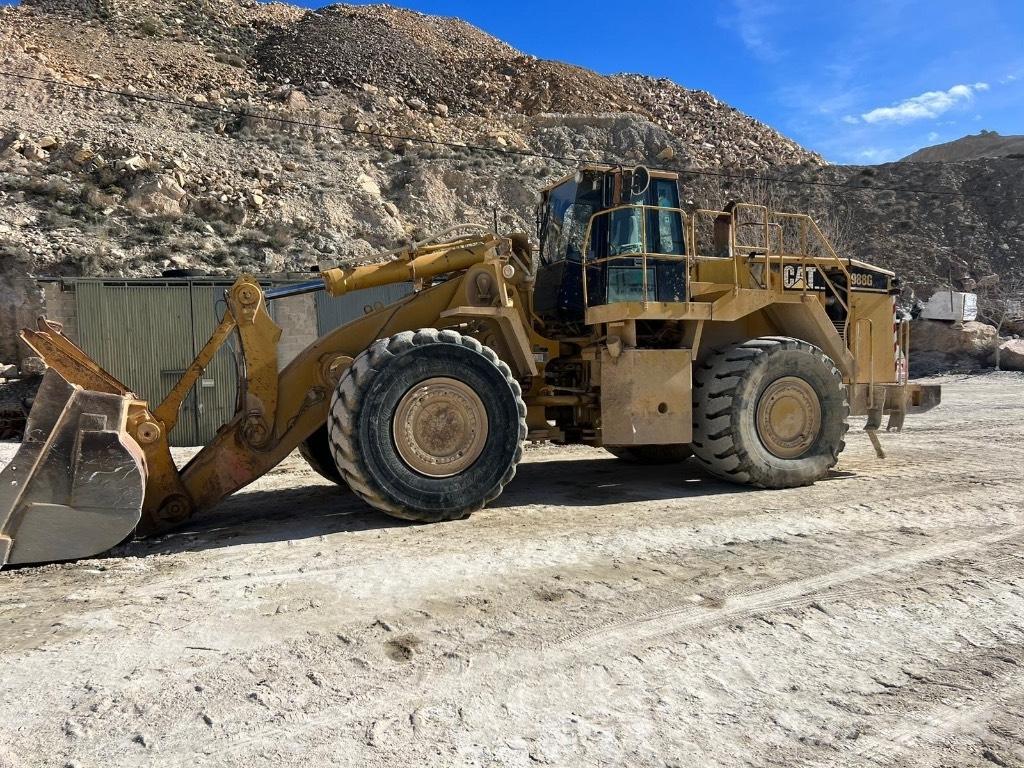 CAT 988 G Kolesové nakladače