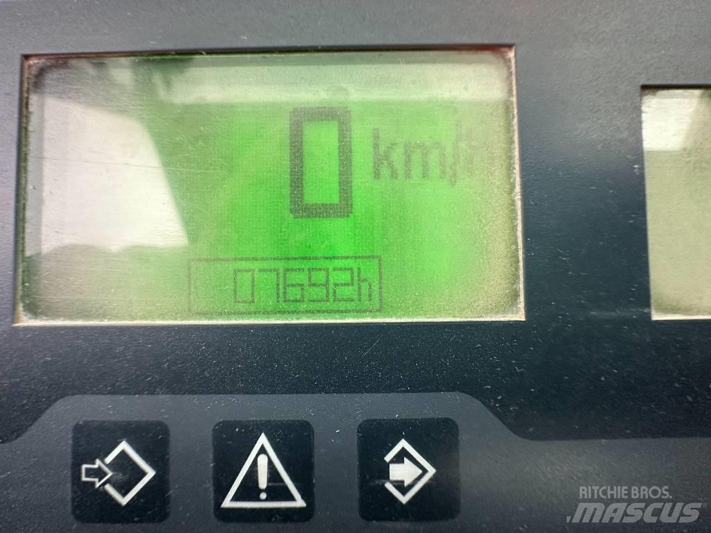Komatsu WA 100 M-7 Kolesové nakladače
