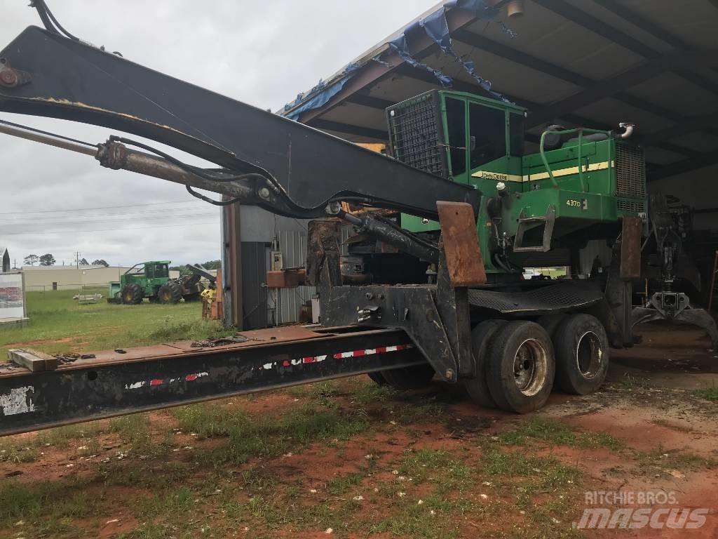 John Deere 437 D Lesné nakladače