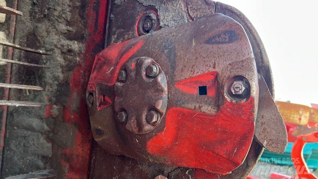 Kuhn FC 9330 D-RA Kosačky namontované a ťahané