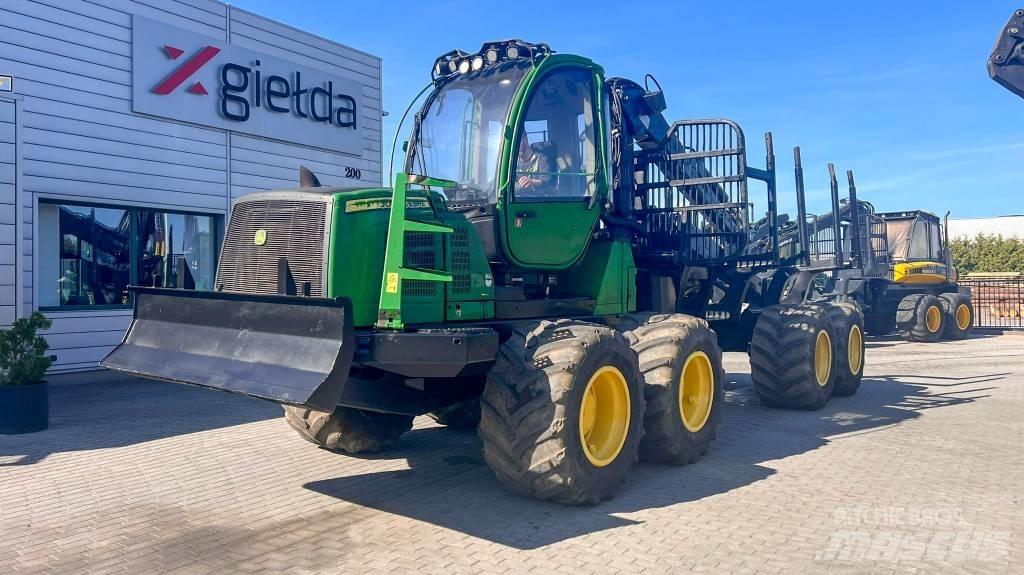John Deere 1210E Lesné traktory