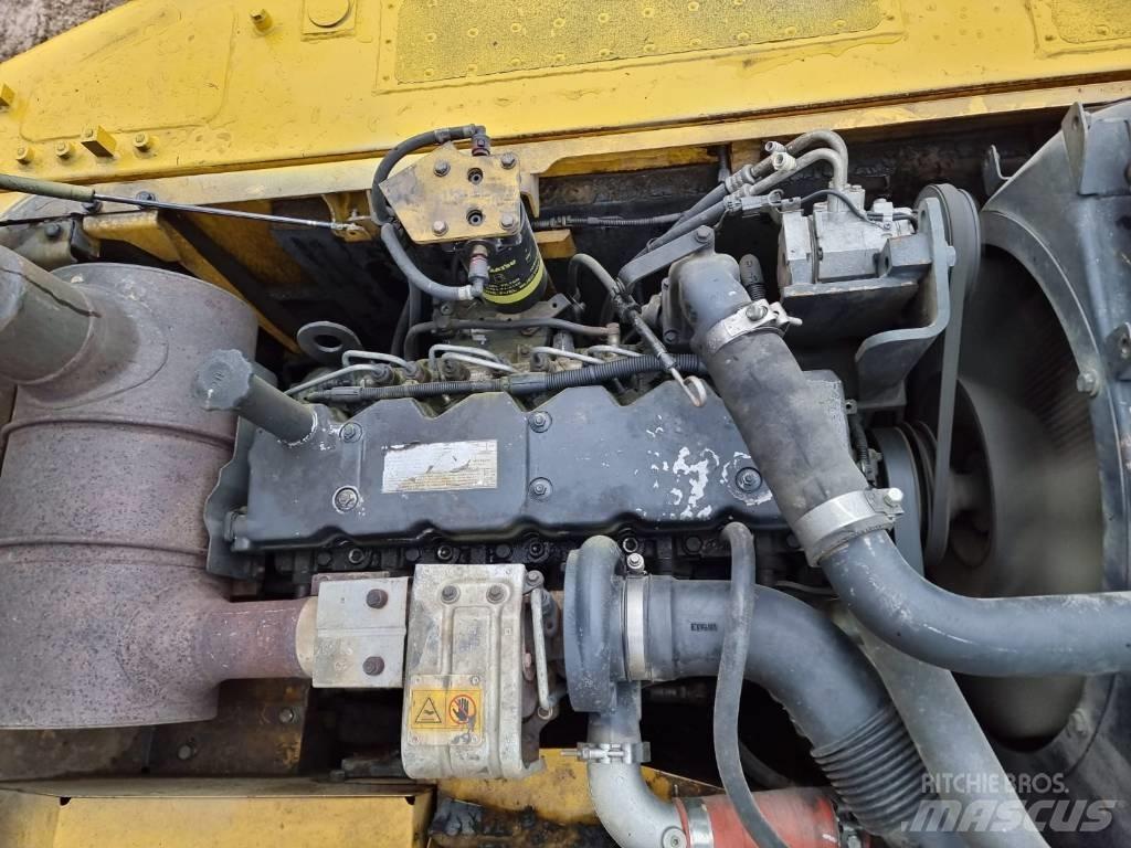 Komatsu PC 210-8 Pásové rýpadlá