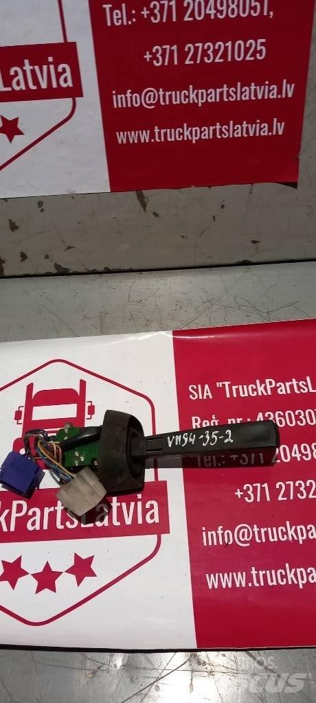 Volvo FH 12.  3172171 Kabíny a interiér