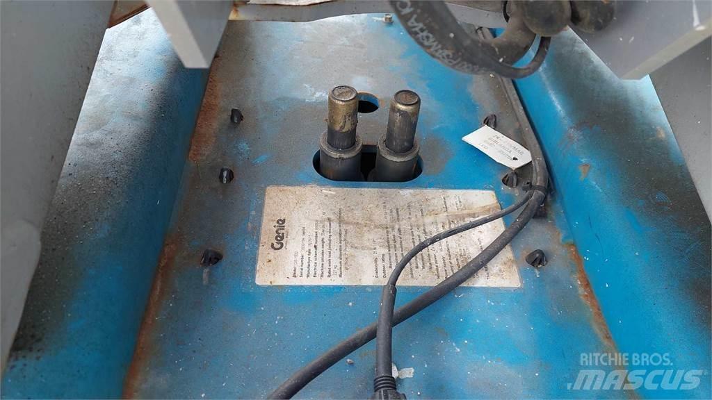 Genie GS1932 Nožnicové zdvíhacie plošiny