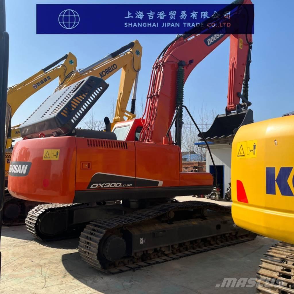 Doosan DX 300 Pásové rýpadlá