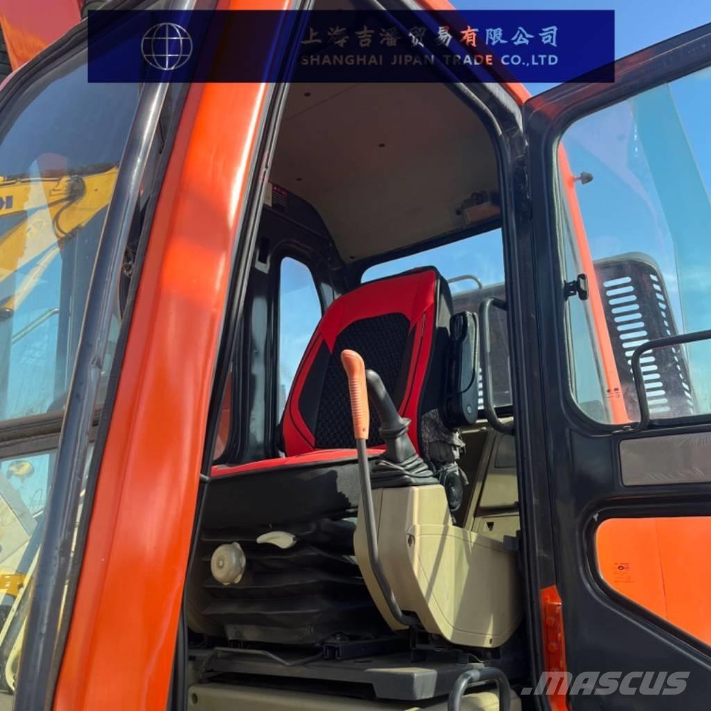 Doosan DX 300 Pásové rýpadlá