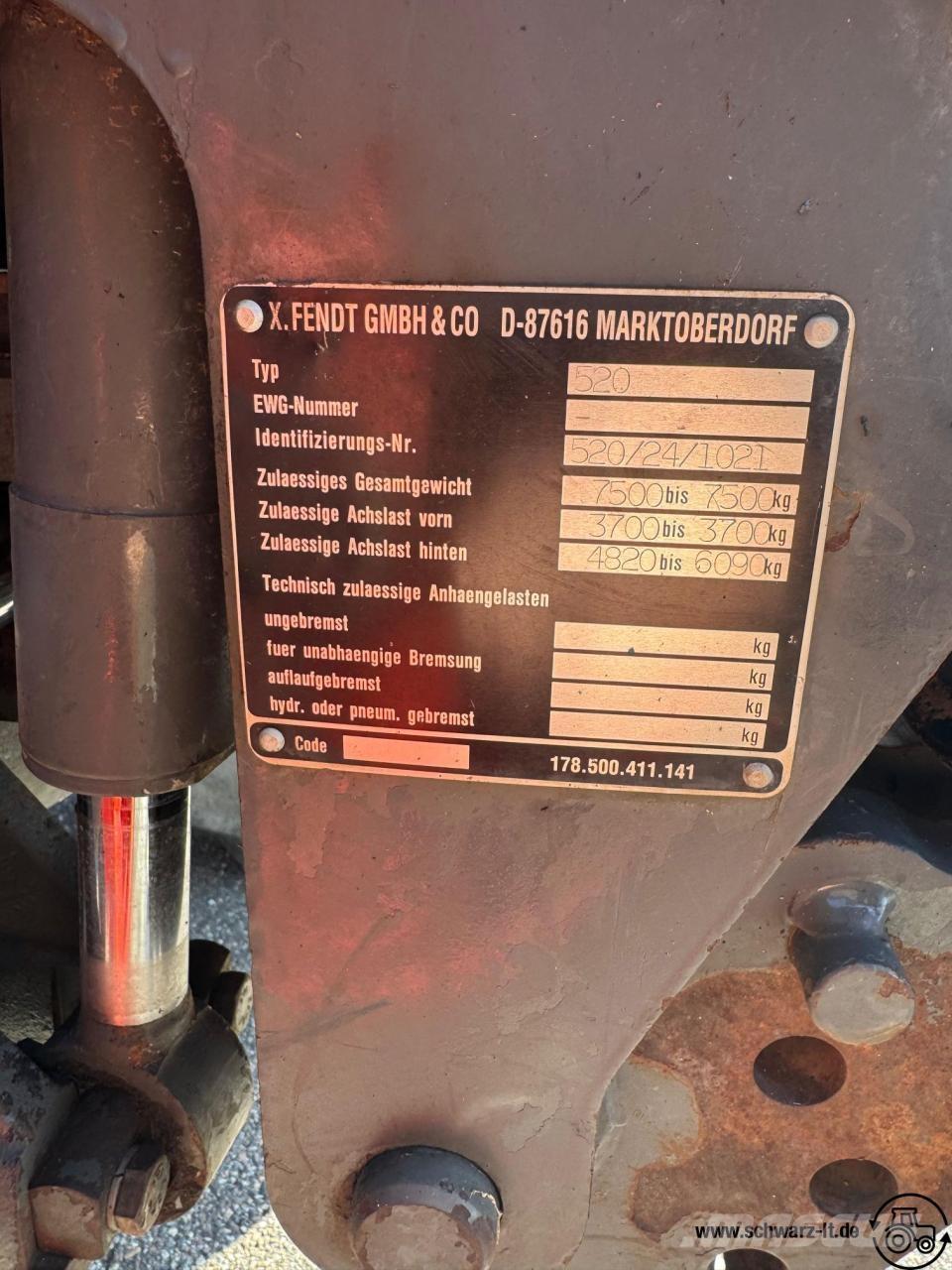 Fendt Xylon 520 Traktory