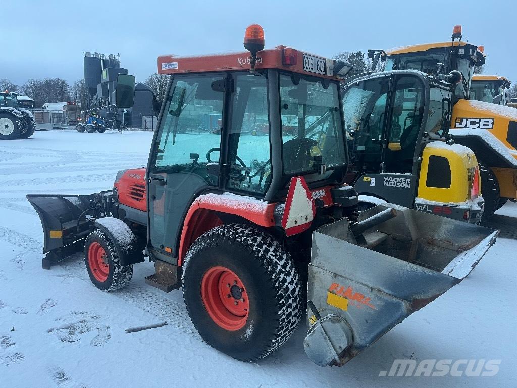 Kubota STV 36 Kompaktné traktory