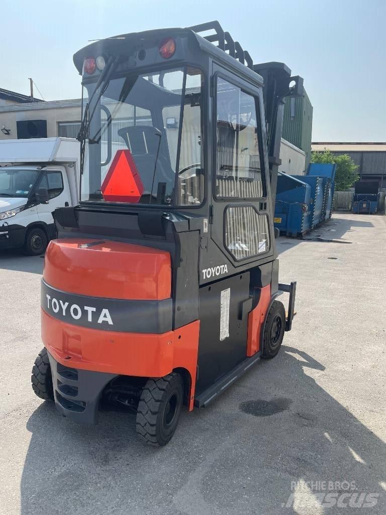 Toyota 7FBMF30 Akumulátorové vozíky