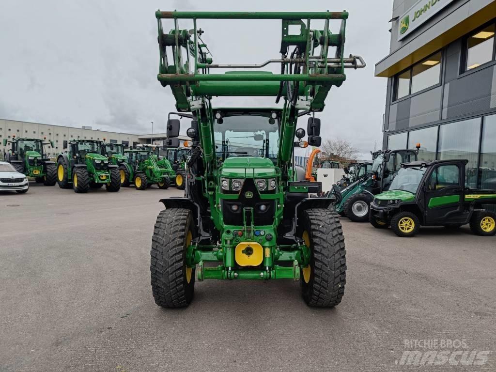 John Deere 6115 RC Traktory