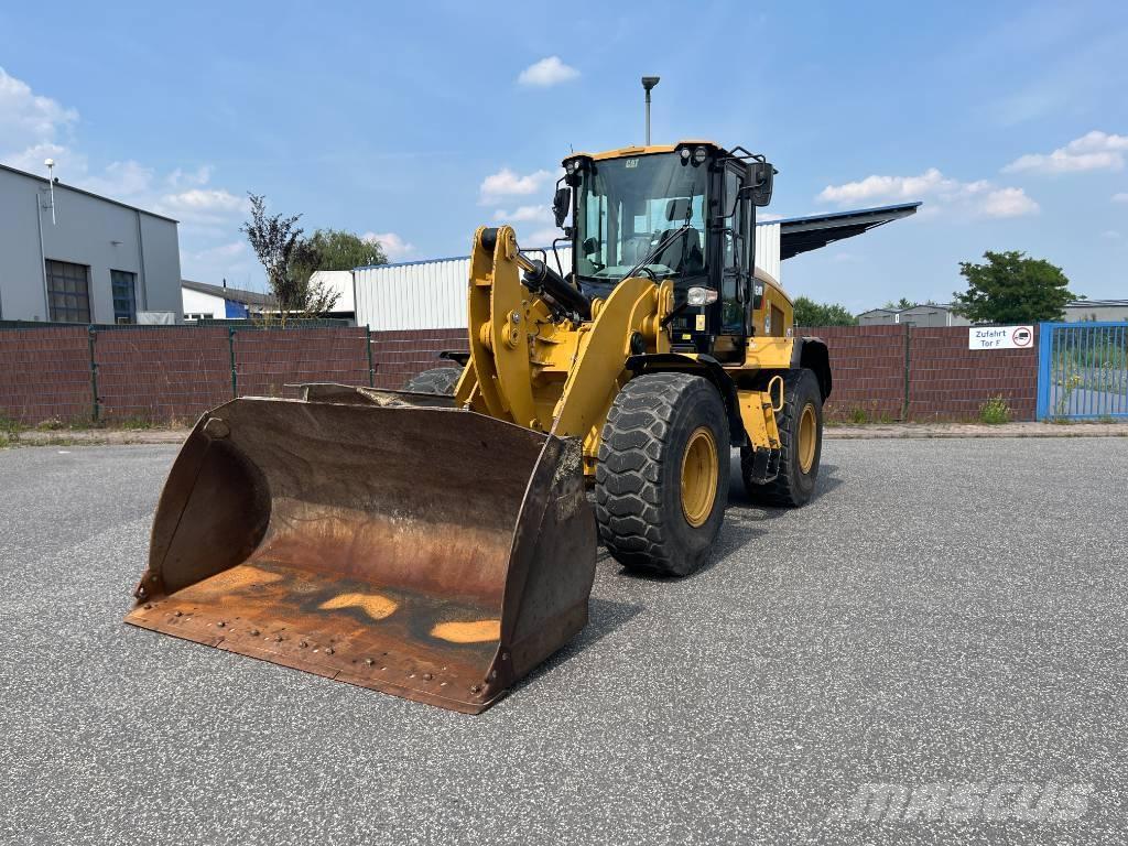 CAT 930M Kolesové nakladače